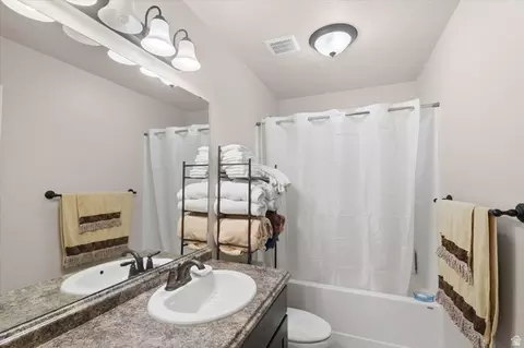 Bath - 1084 S 740 W, Logan, UT 84321 photo 2 of 3