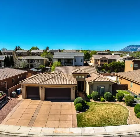 952 S Peachtree Dr, Toquerville, UT 84774