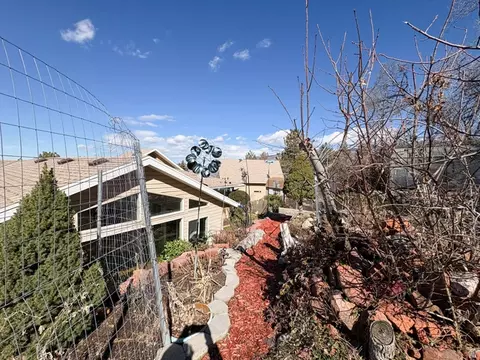 Exterior - 610 Meadowlark Ln, Bountiful, UT 84010 photo 11 of 16