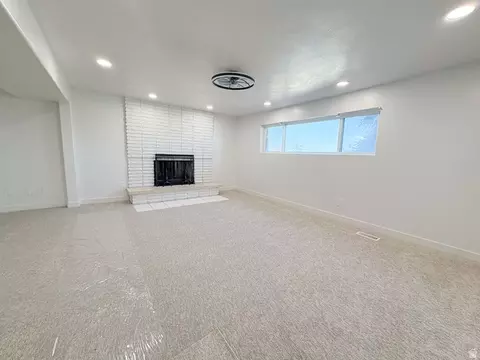Living - 610 Meadowlark Ln, Bountiful, UT 84010 photo 8 of 10
