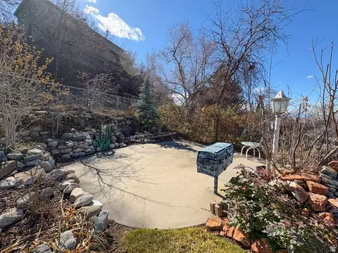Exterior - 610 Meadowlark Ln, Bountiful, UT 84010 photo 12 of 16