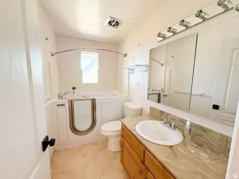 Bath - 610 Meadowlark Ln, Bountiful, UT 84010 photo 1 of 2