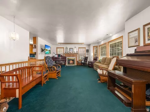 Living - 598 W 1600 N, Mapleton, UT 84664 photo 2 of 4