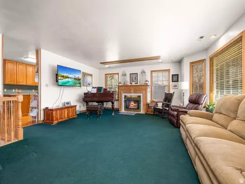 Living - 598 W 1600 N, Mapleton, UT 84664 photo 1 of 4