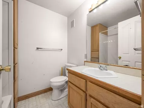 Bath - 598 W 1600 N, Mapleton, UT 84664 photo 3 of 3