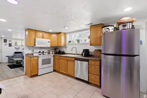 Kitchen - 1060 E Sullivan Rd, Ogden, UT 84403 photo 2 of 4
