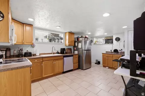 Kitchen - 1060 E Sullivan Rd, Ogden, UT 84403 photo 4 of 4