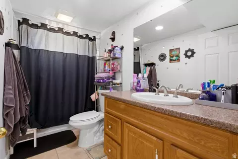 Bath - 1060 E Sullivan Rd, Ogden, UT 84403 photo 2 of 2