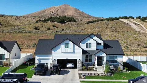 Exterior - 3373 E Wheat Ln, Eagle Mountain, UT 84005 photo 4 of 4