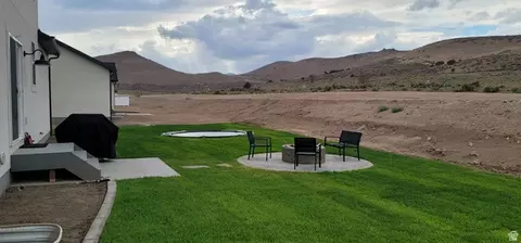 Exterior - 3373 E Wheat Ln, Eagle Mountain, UT 84005 photo 3 of 4