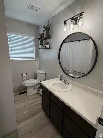 Bath - 246 S 200 E, Mount Pleasant, UT 84647 photo 2 of 3