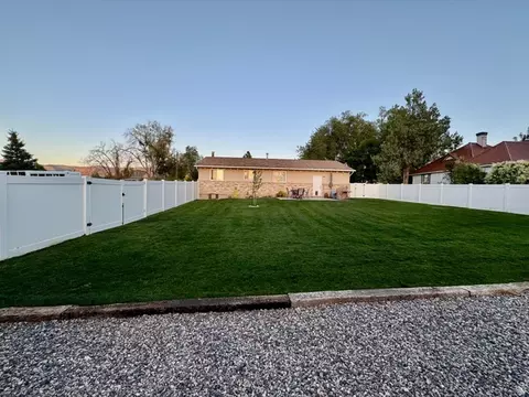 Exterior - 246 S 200 E, Mount Pleasant, UT 84647 photo 5 of 10