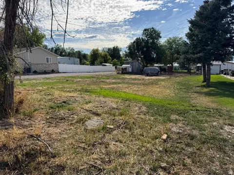 Exterior - 246 S 200 E, Mount Pleasant, UT 84647 photo 1 of 10