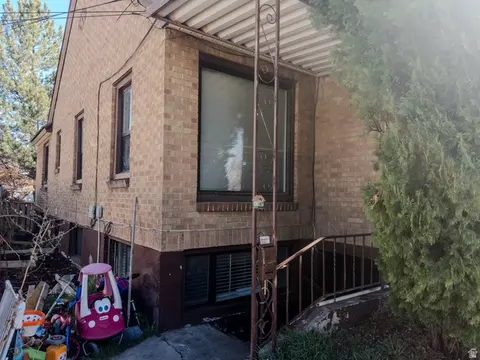 Exterior - 625 S 200 E, Springville, UT 84663 photo 3 of 5