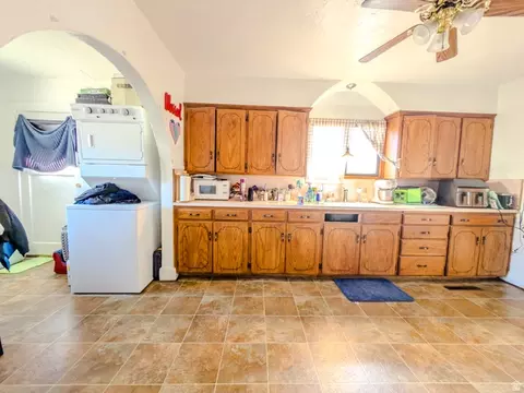 Kitchen - 625 S 200 E, Springville, UT 84663 photo 7 of 11