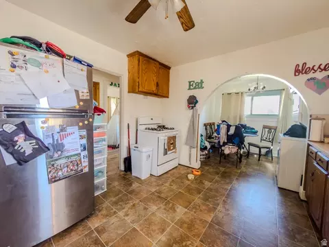Kitchen - 625 S 200 E, Springville, UT 84663 photo 8 of 11