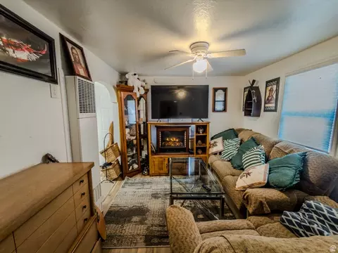 Living - 625 S 200 E, Springville, UT 84663 photo 7 of 8