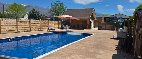 1413 W Webb Ln, Kaysville, UT 84037