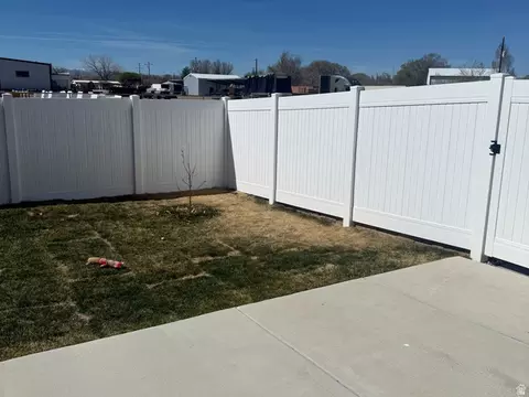 Exterior - 704 E Pine St, Wellington, UT 84542 photo 5 of 5