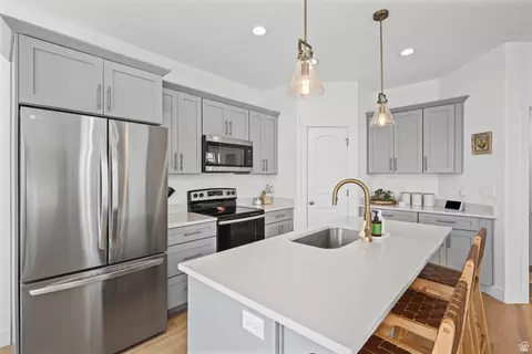 1283 W Caine Dr, Saratoga Springs, UT 84045