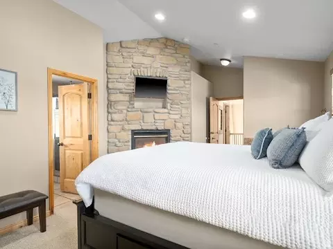 Bedroom - 5184 E Fairview Loop C404, Eden, UT 84310 photo 3 of 8