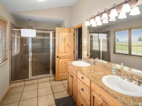 Bath - 5184 E Fairview Loop C404, Eden, UT 84310 photo 4 of 5