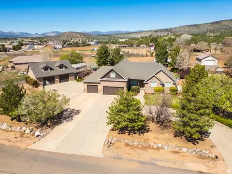 346 W Canyon Trails Dr, Dammeron Valley, UT 84783