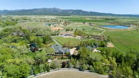 301 S Rachel Ln, New Harmony, UT 84757
