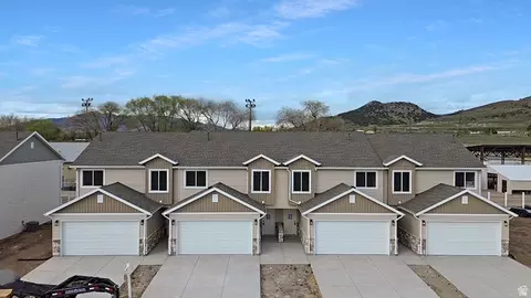 70 Cedar Ln, Malad City, ID 83252
