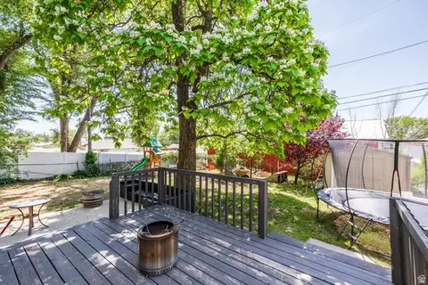 Exterior - 150 S 450 E, Clearfield, UT 84015 photo 3 of 9