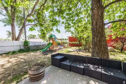 Exterior - 150 S 450 E, Clearfield, UT 84015 photo 3 of 10