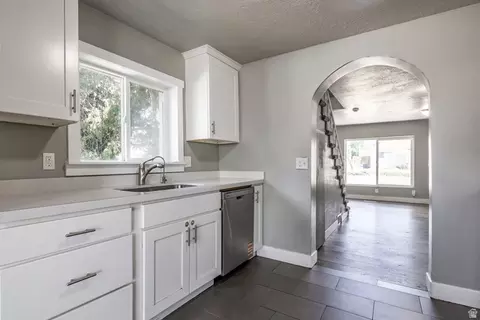 Kitchen - 150 S 450 E, Clearfield, UT 84015 photo 3 of 5