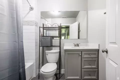 Bath - 150 S 450 E, Clearfield, UT 84015 photo 2 of 2