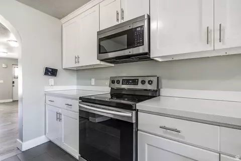 Kitchen - 150 S 450 E, Clearfield, UT 84015 photo 4 of 5