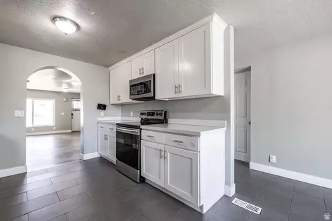 Kitchen - 150 S 450 E, Clearfield, UT 84015 photo 2 of 5