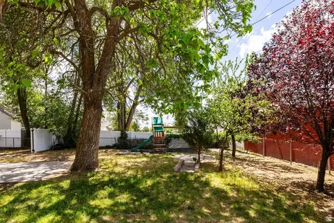 Exterior - 150 S 450 E, Clearfield, UT 84015 photo 7 of 9