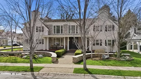 5088 S Wander Ln, Holladay, UT 84117