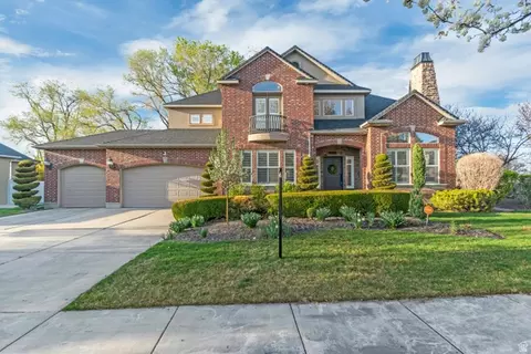 Exterior - 329 E Brown Farm Ln S, Draper, UT 84020 photo 6 of 11