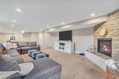 Living - 329 E Brown Farm Ln S, Draper, UT 84020 photo 5 of 6
