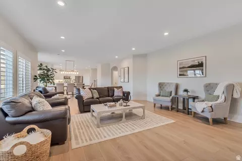 Living - 329 E Brown Farm Ln S, Draper, UT 84020 photo 4 of 6