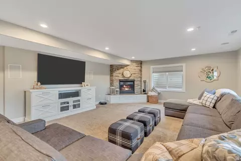 Living - 329 E Brown Farm Ln S, Draper, UT 84020 photo 6 of 6