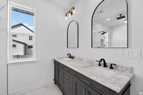 Bath - 572 W 500 N, Mapleton, UT 84664 photo 1 of 6