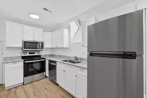 Kitchen - 572 W 500 N, Mapleton, UT 84664 photo 4 of 4