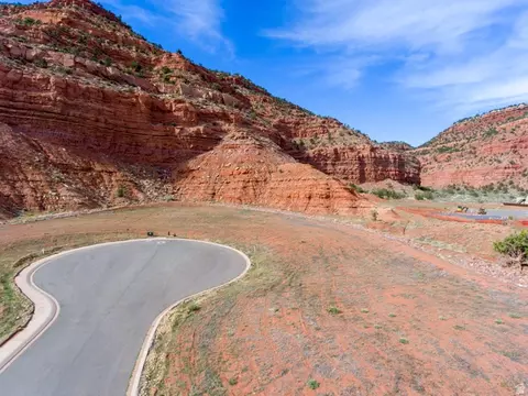 542 N Rusty Spur Cir, Kanab, UT 84741