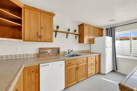 Kitchen - 694 E 260 S, Midway, UT 84049 photo 6 of 6