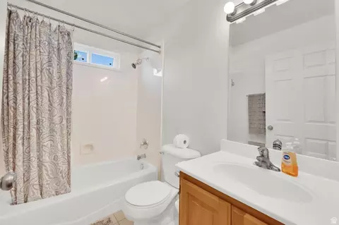 Bath - 694 E 260 S, Midway, UT 84049 photo 3 of 4