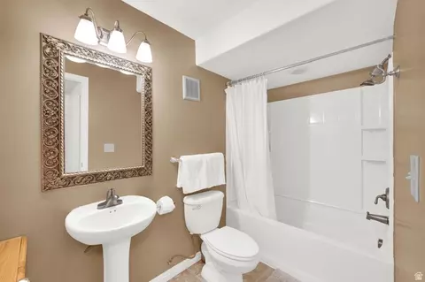 Bath - 694 E 260 S, Midway, UT 84049 photo 4 of 4