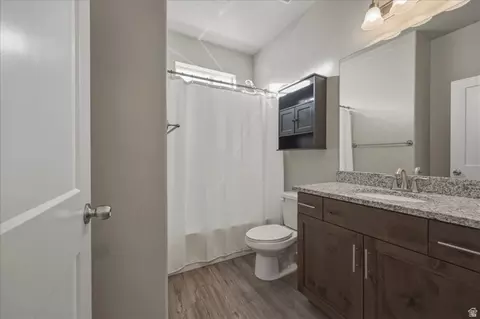 Bath - 45 W Memory Ln, Tooele, UT 84074 photo 1 of 2