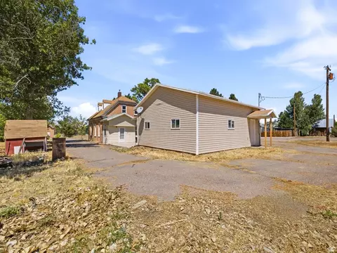 Exterior - 204 E 100 N, Meadow, UT 84644 photo 4 of 6
