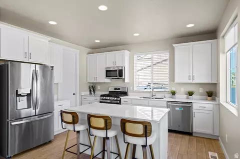 Kitchen - 6446 N Pine Tree Way, Eagle Mountain, UT 84005 photo 2 of 3